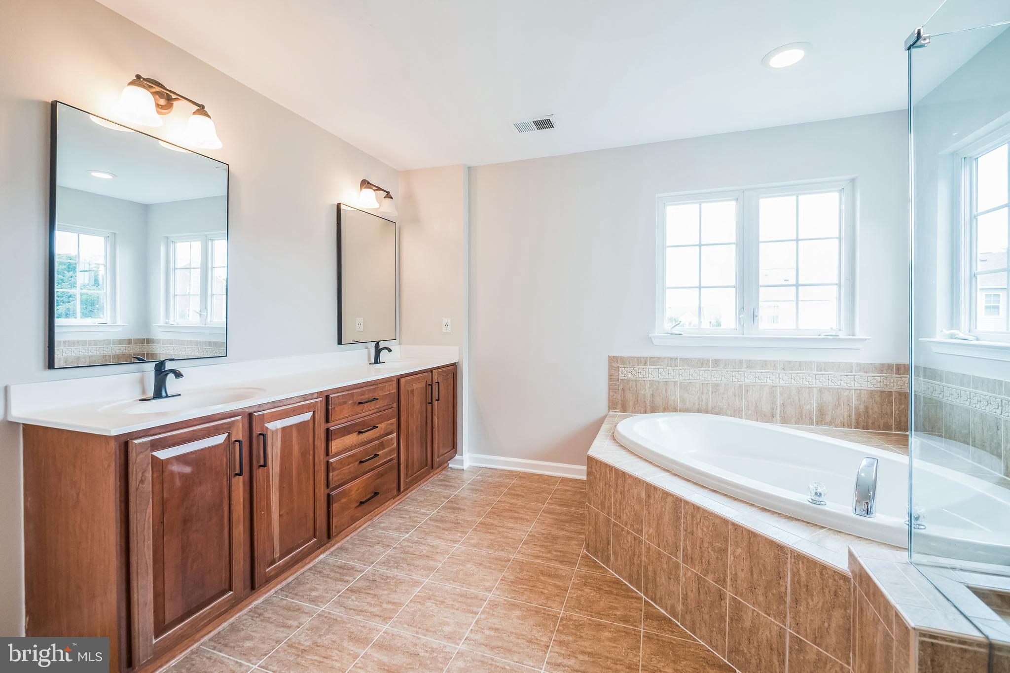 ARCHERS ROCK - Residential