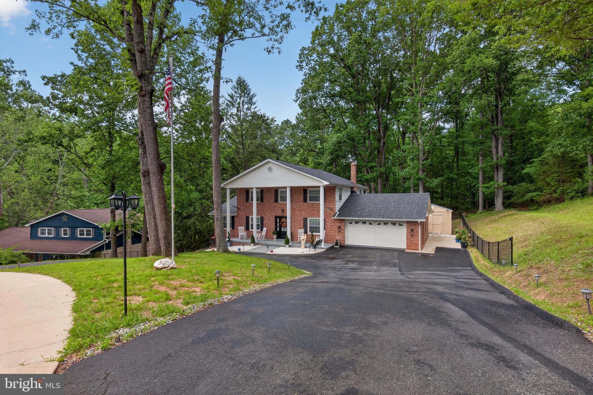 4009 ROBINHOOD DRIVE