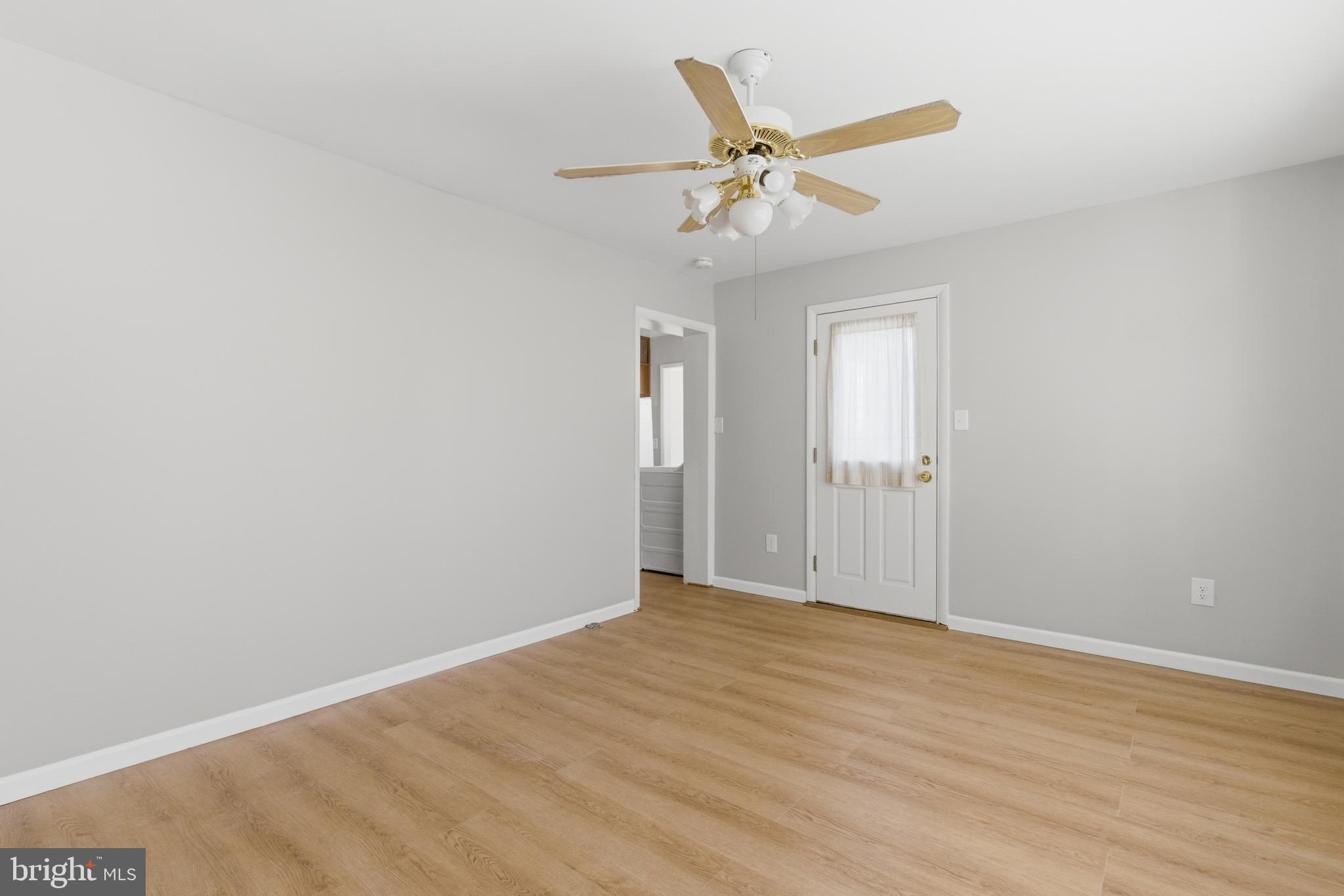 PIMMIT HILLS - Residential Lease