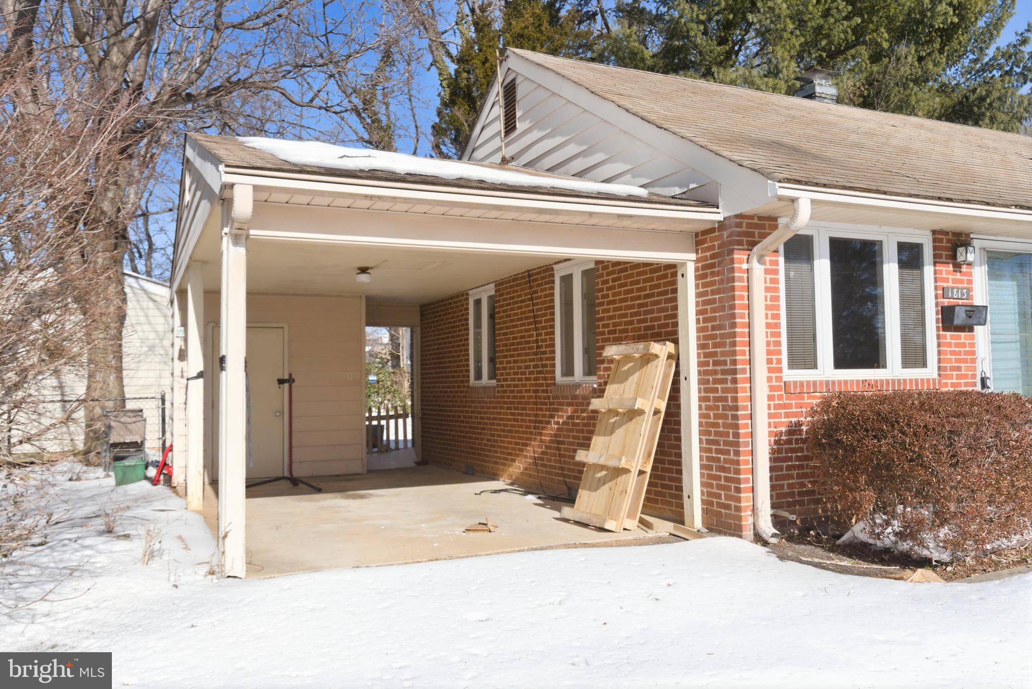 PIMMIT HILLS - Residential Lease