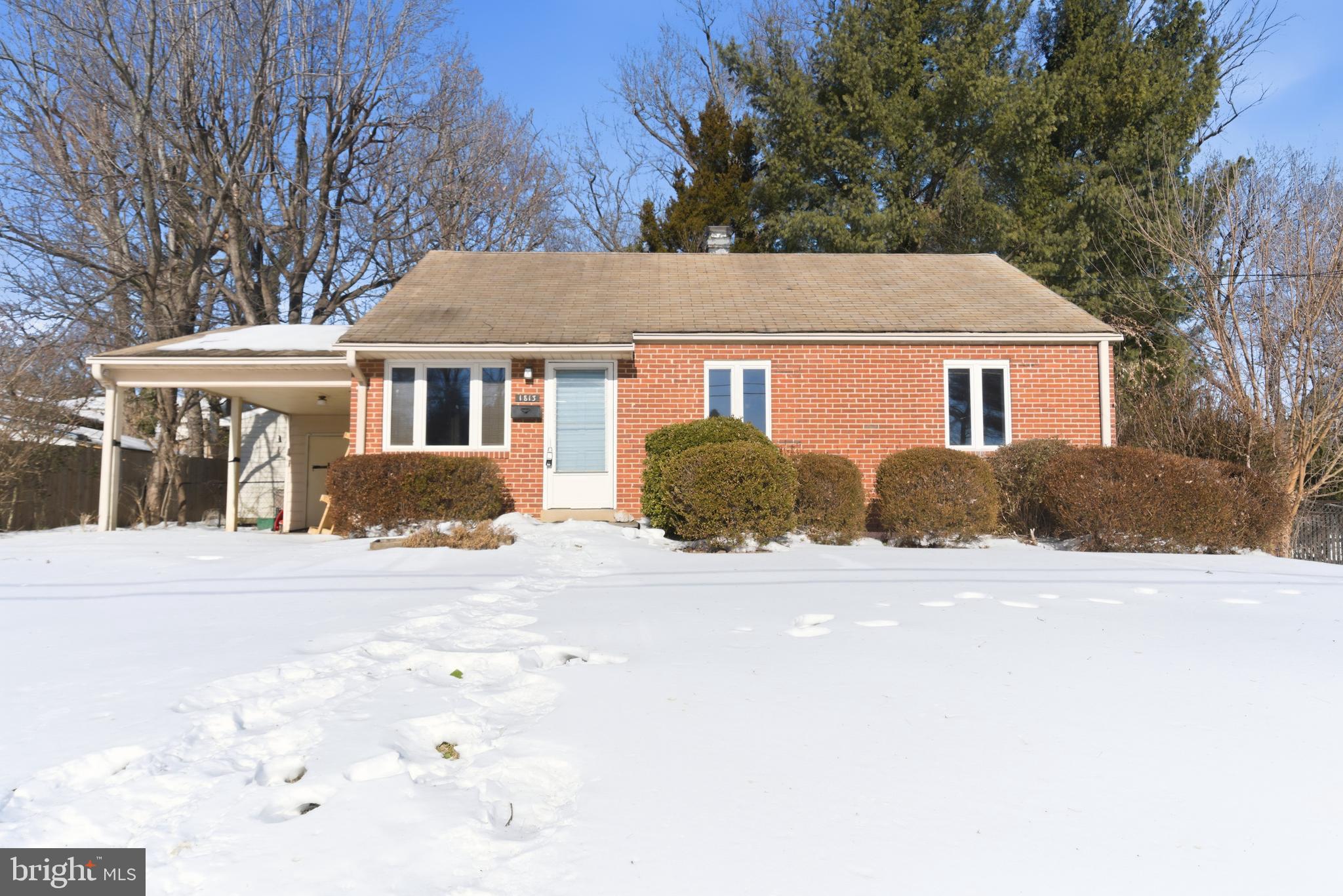 PIMMIT HILLS - Residential Lease