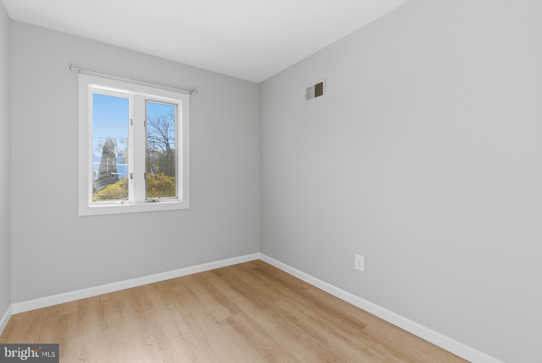 PIMMIT HILLS - Residential Lease