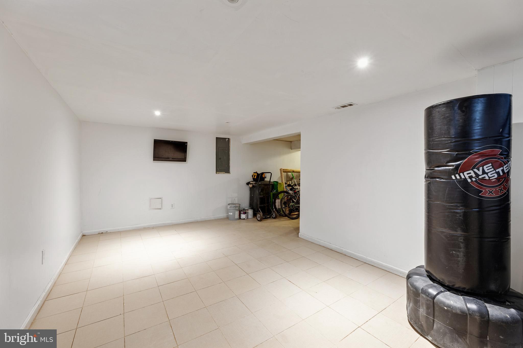 LANDOVER HILLS - Residential