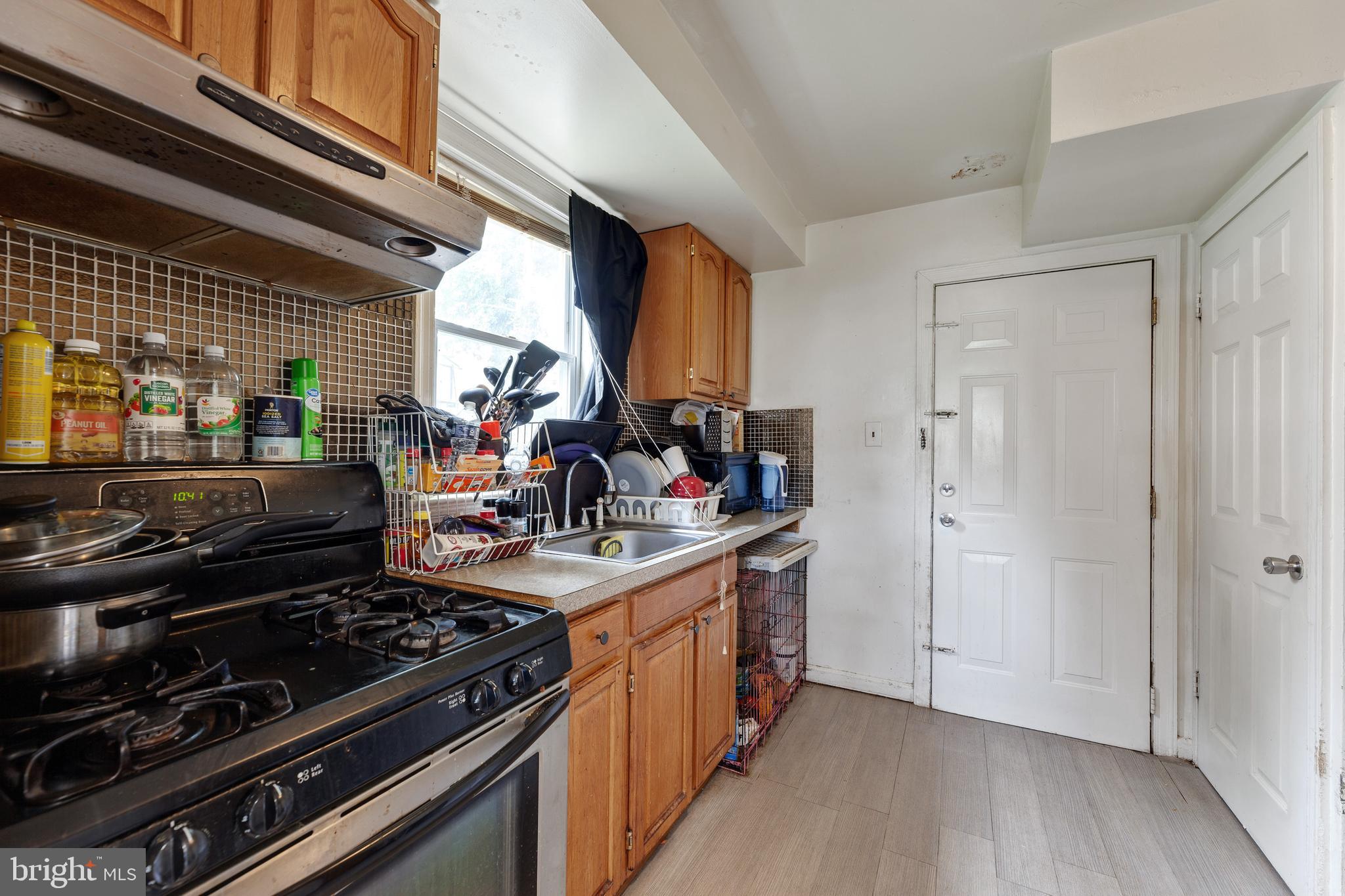 LANDOVER HILLS - Residential