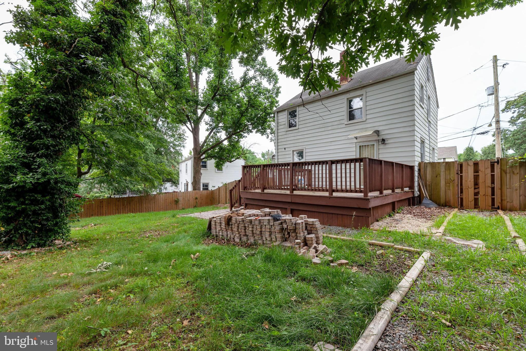 LANDOVER HILLS - Residential