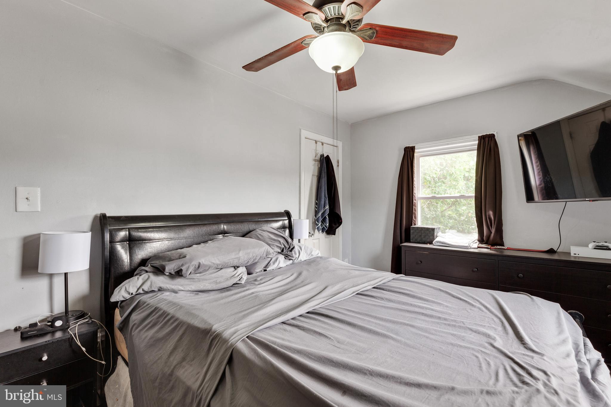 LANDOVER HILLS - Residential