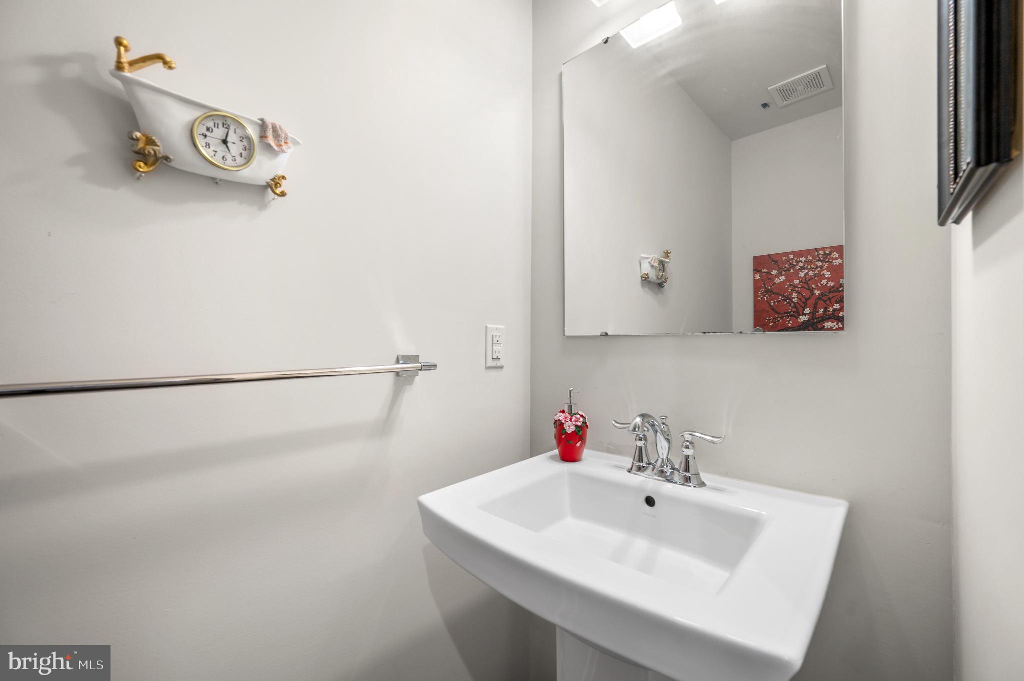 TOWNES AT MALVERN - Residential Lease