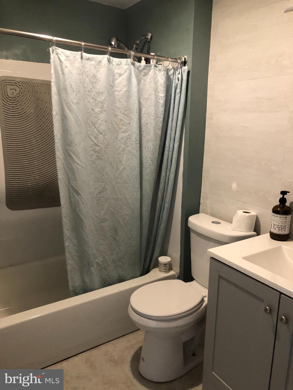 HIGHLAND MANOR - Residential