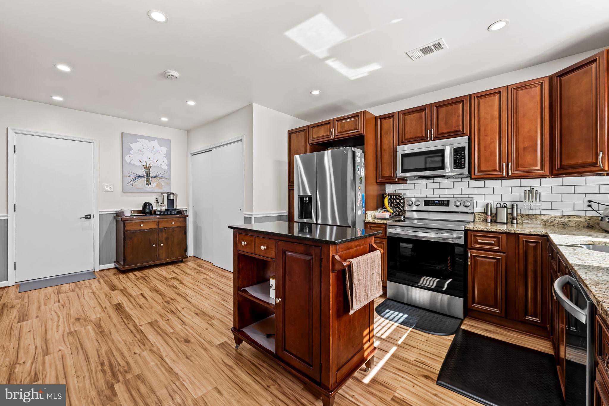 KENT ISLAND ESTATES - Residential