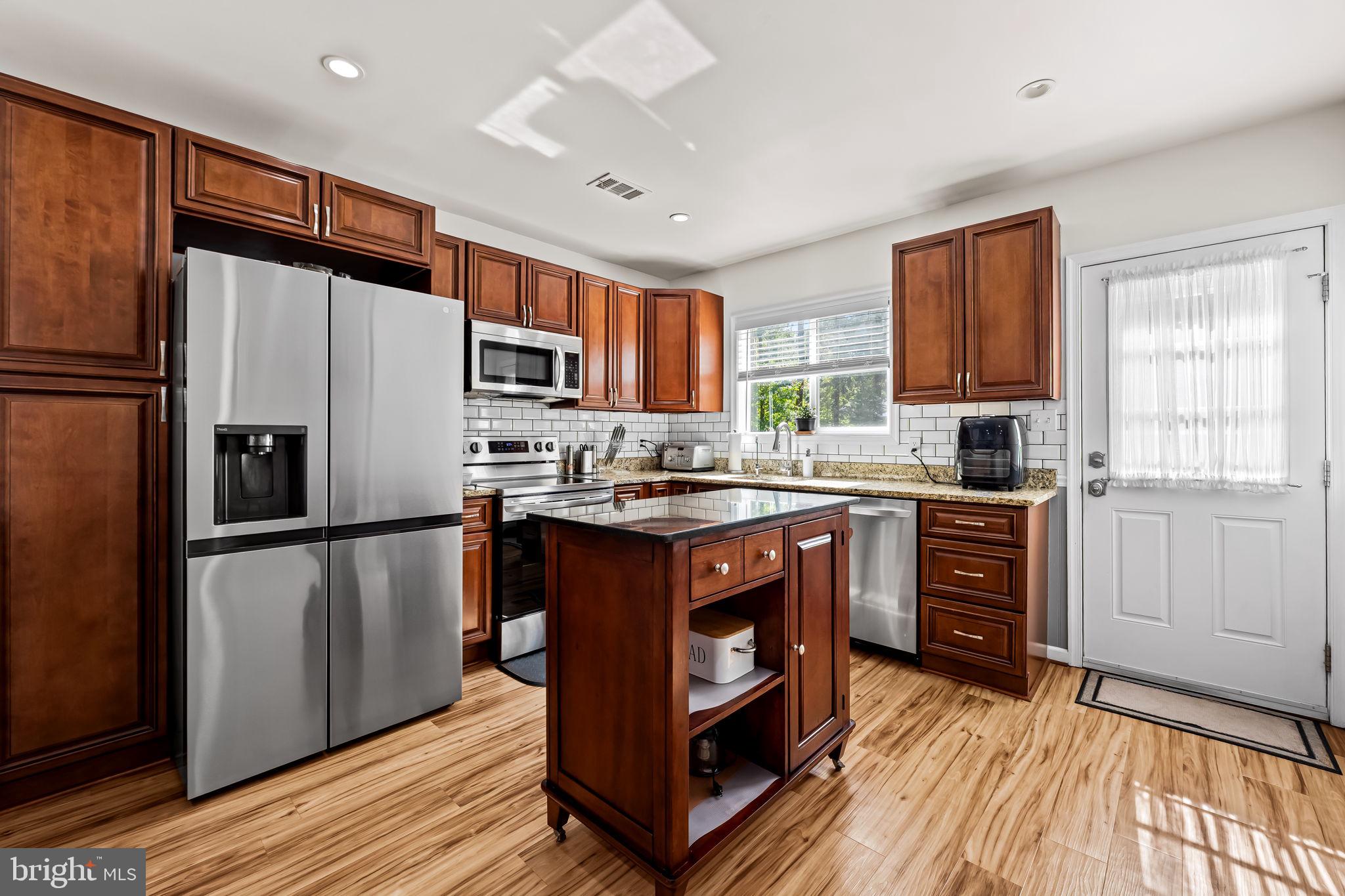 KENT ISLAND ESTATES - Residential