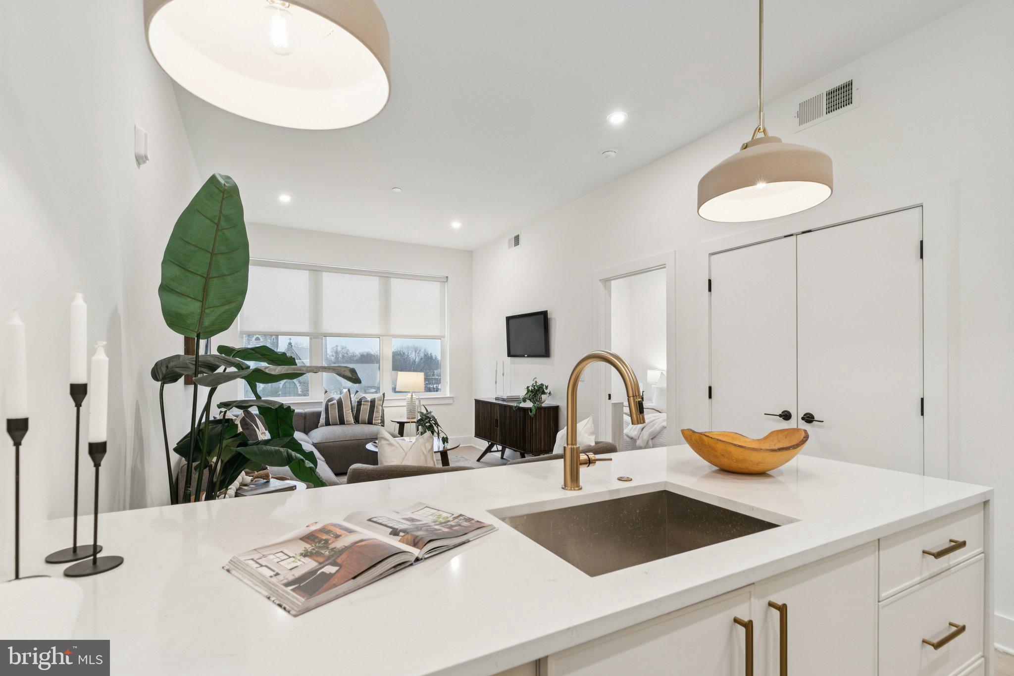 20 W ALLENS LANE 30 214