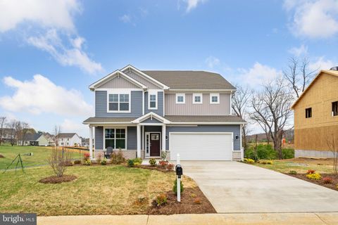 86 WHISPERING OAKS DRIVE STAUNTON VA 24401