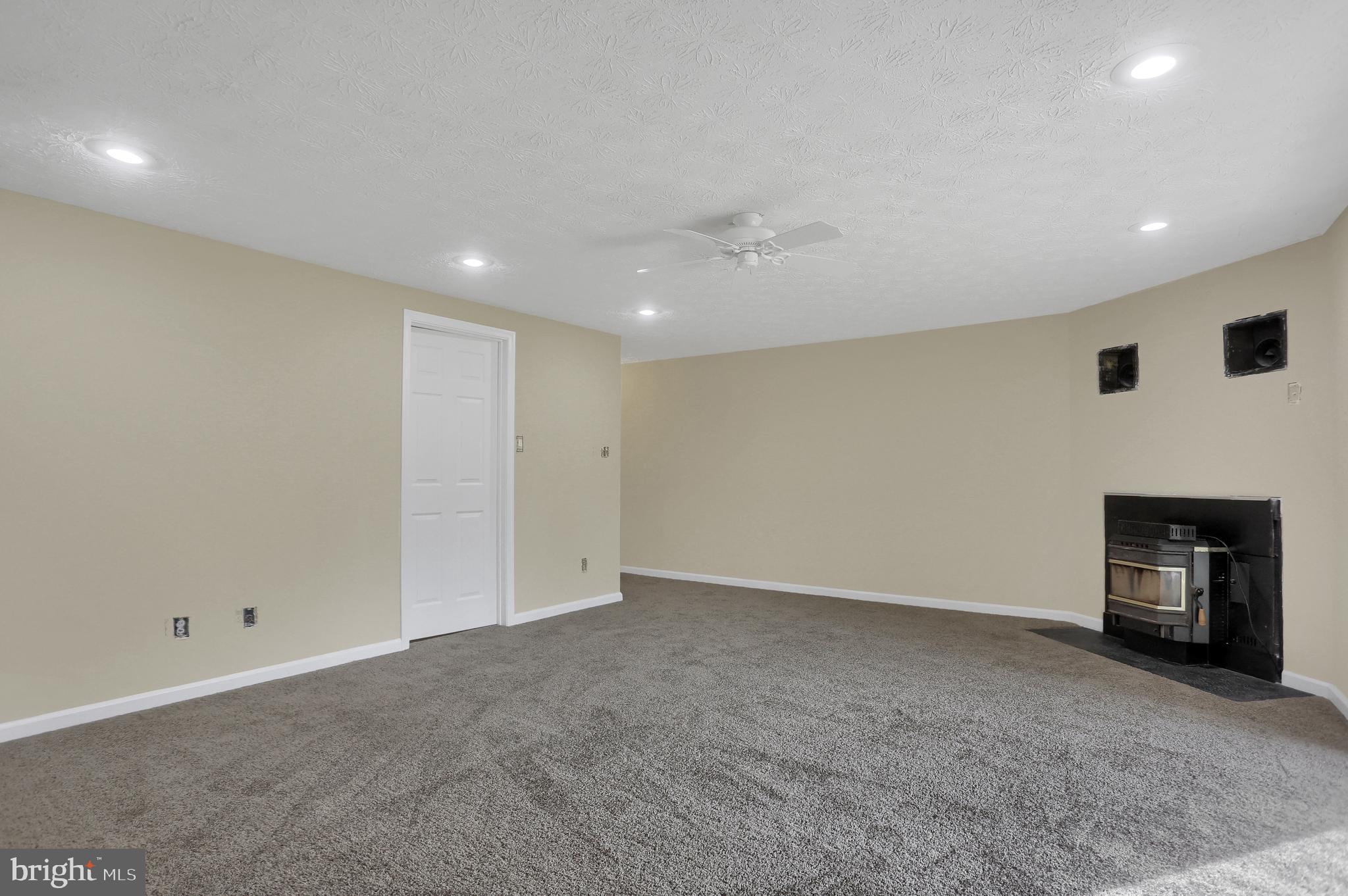 WEST SHORE - Residential