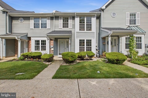 Townhouse For Sale - 53 Ardsley Court<br/> Bucks County, NEWTOWN, PA 18940