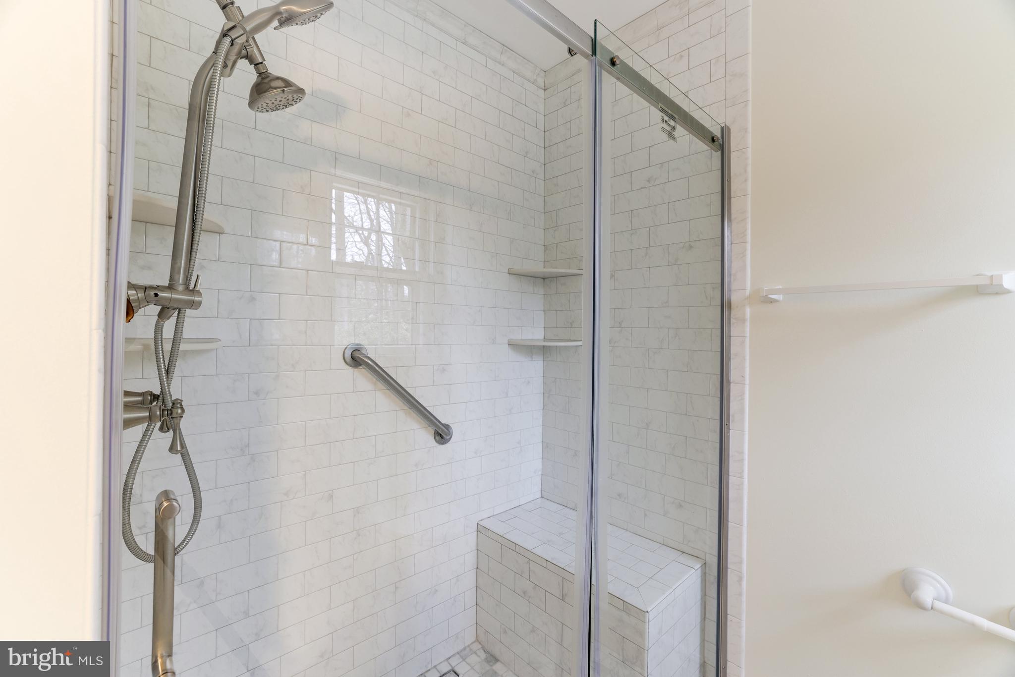 MC LEAN HUNT - Residential