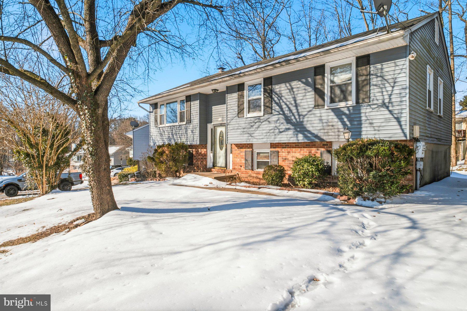 7526 LEMON TREE COURT