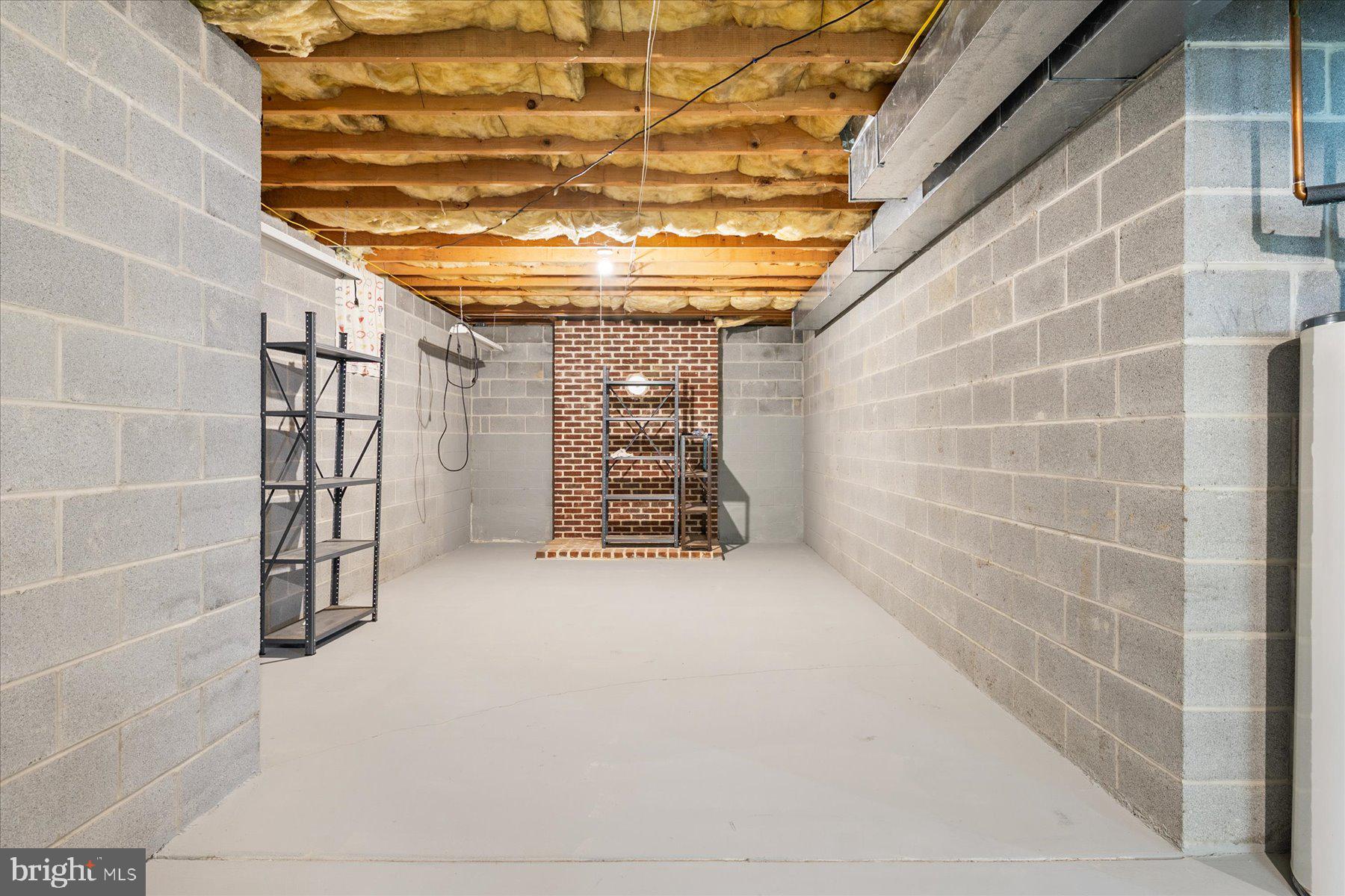 ELMHURST STATION - Residential Lease