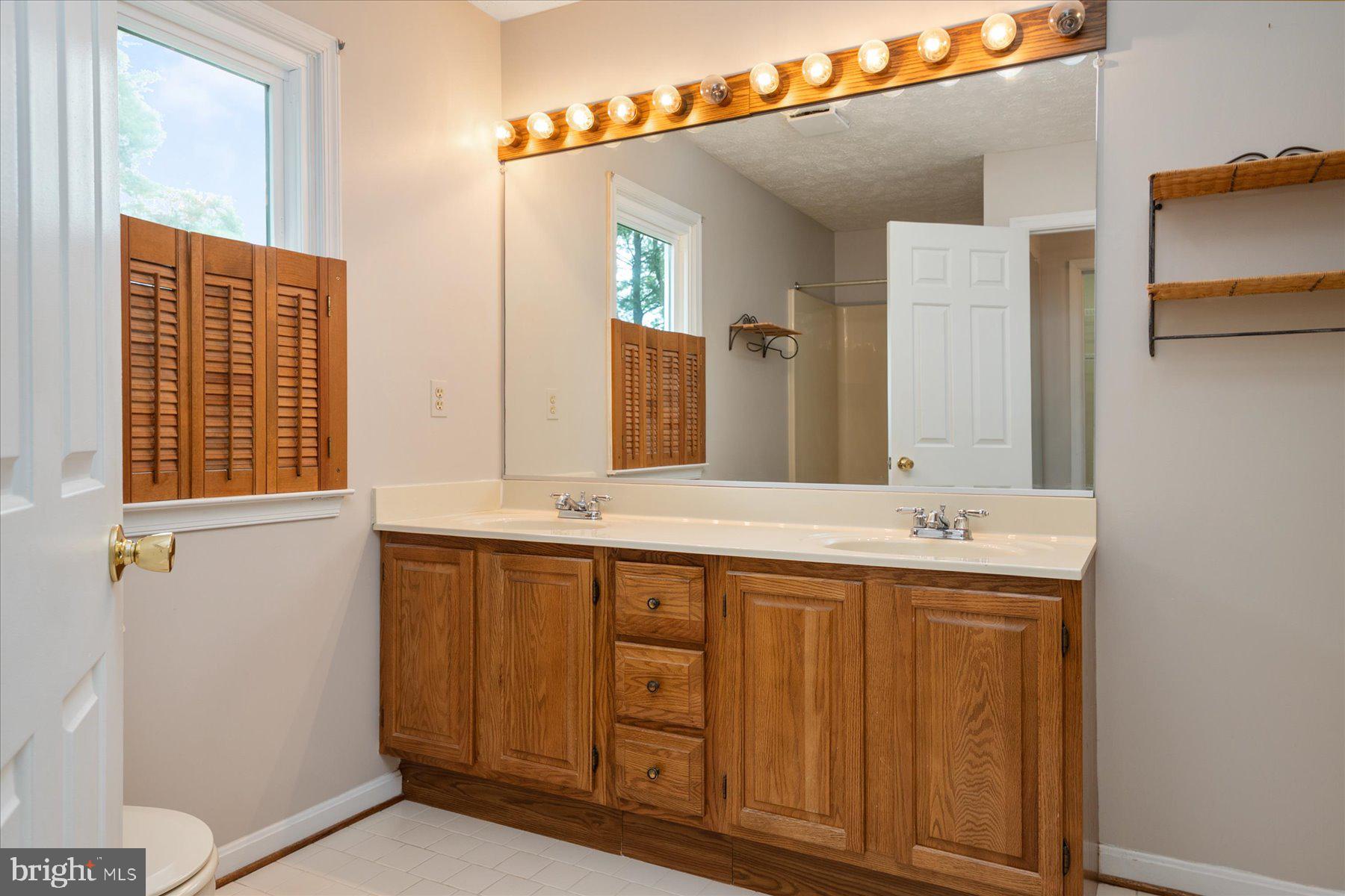 ELMHURST STATION - Residential Lease