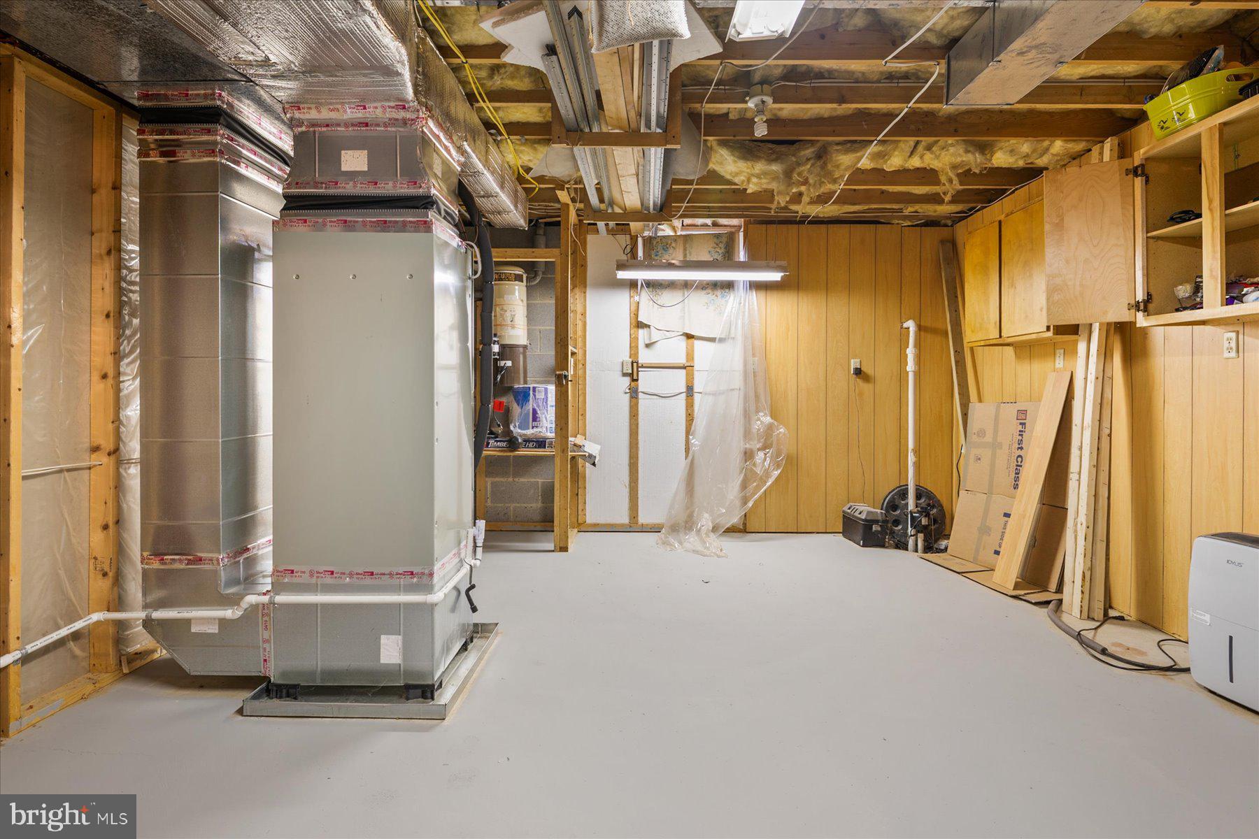 ELMHURST STATION - Residential Lease