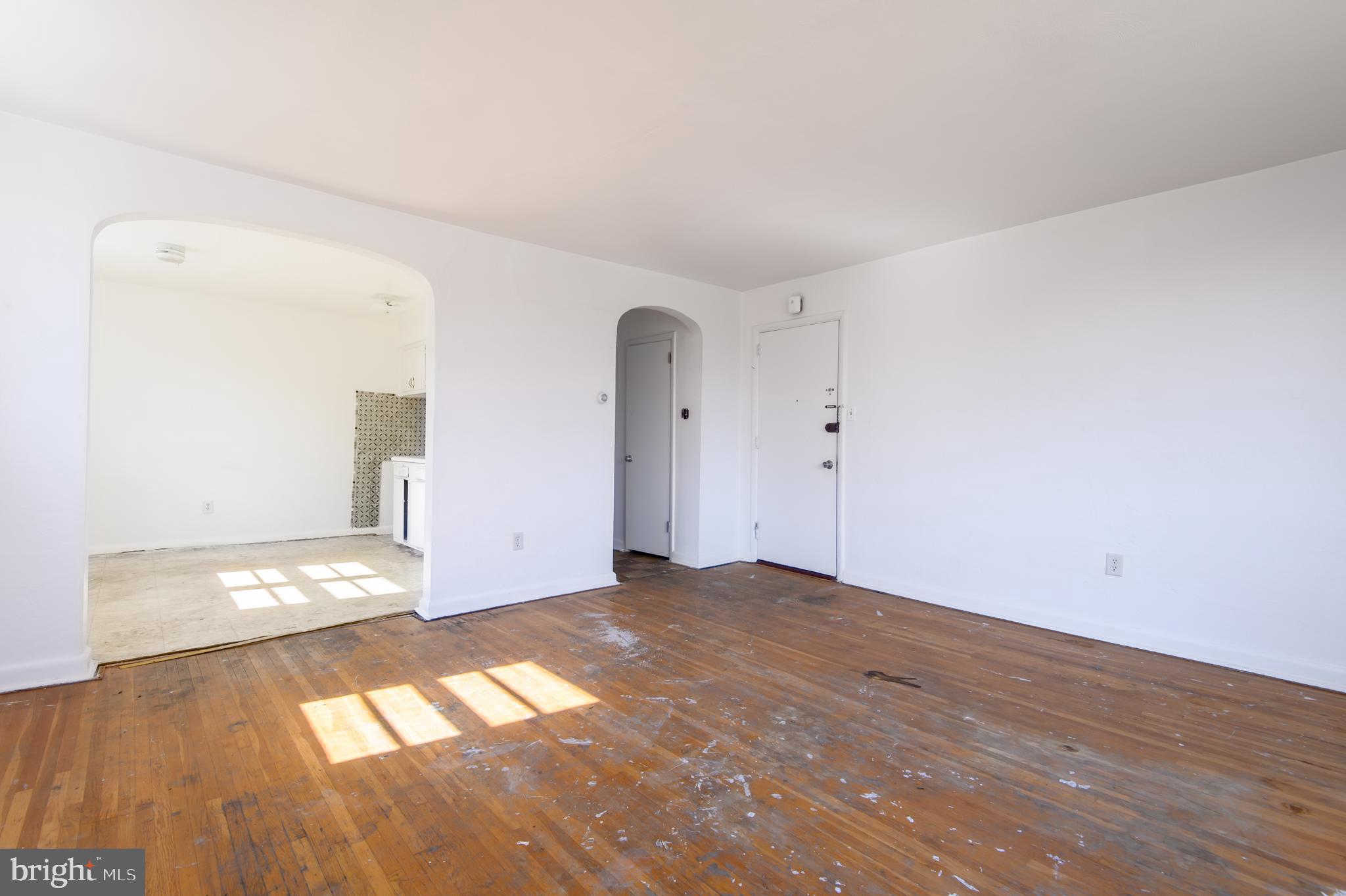 OXFORD CIRCLE - Residential