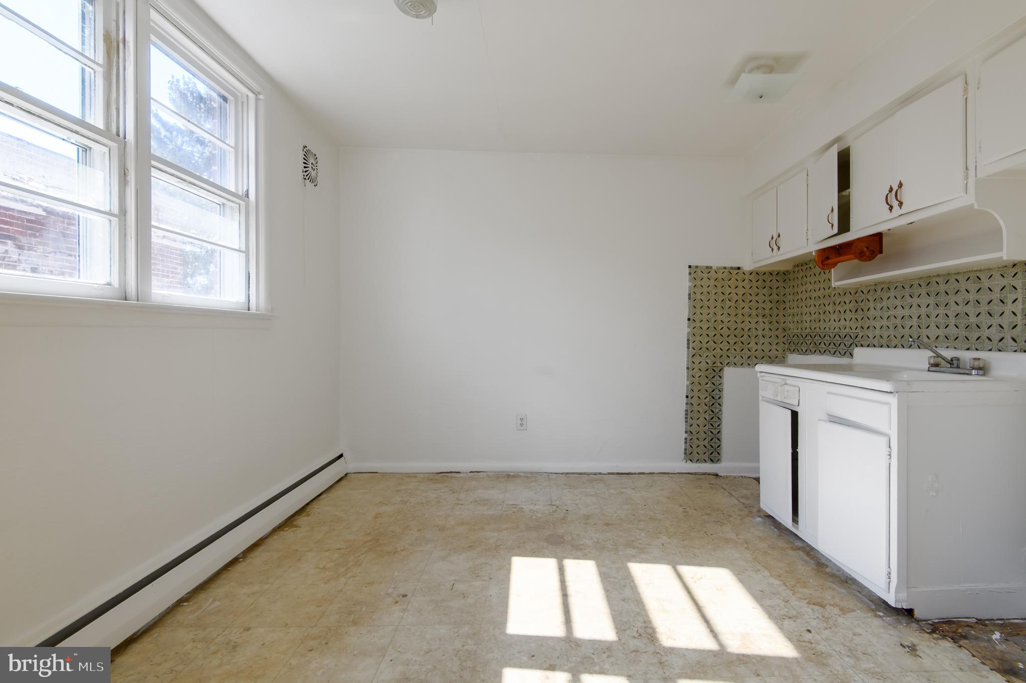 OXFORD CIRCLE - Residential