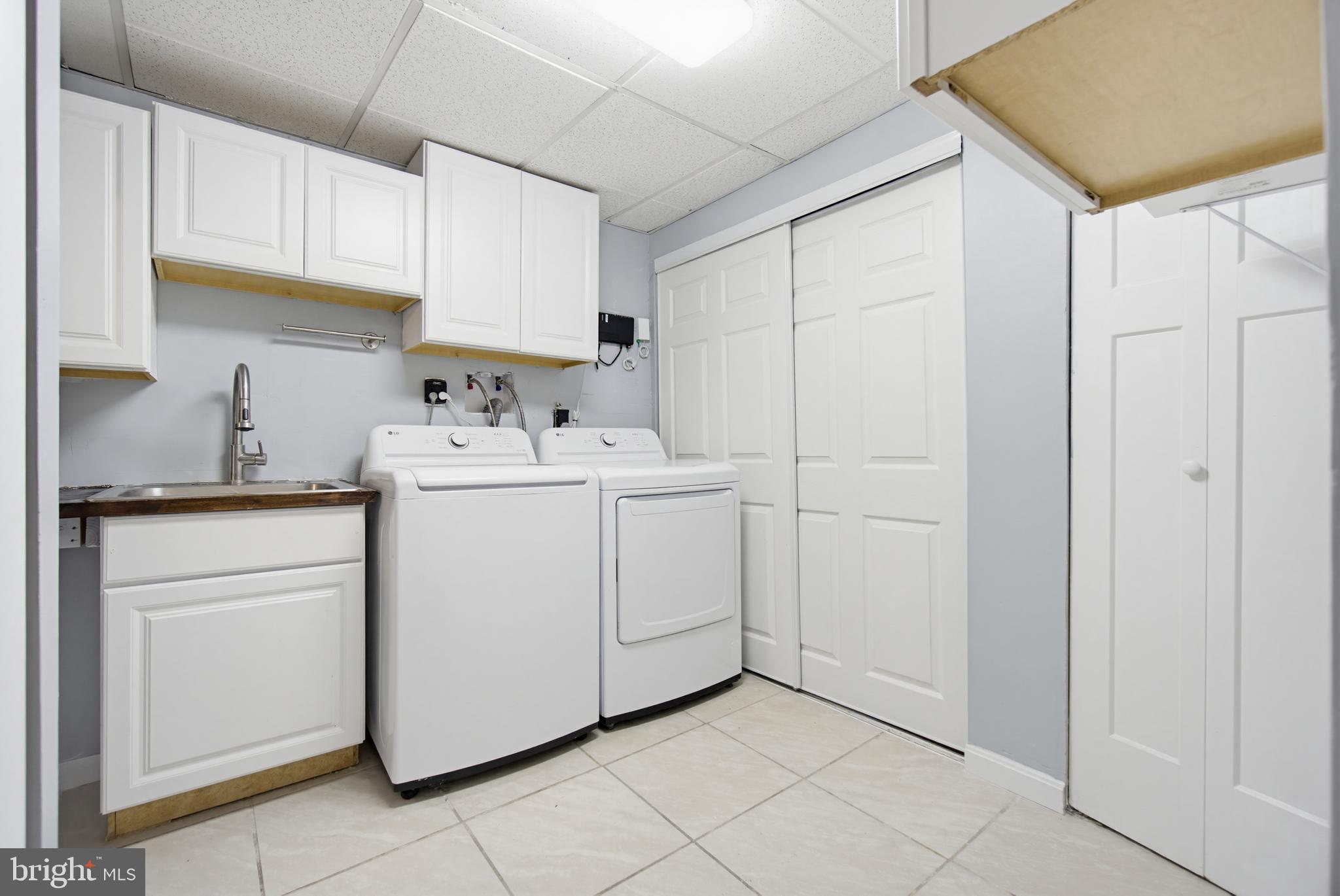 OAK VIEW VILLAGE - Residential