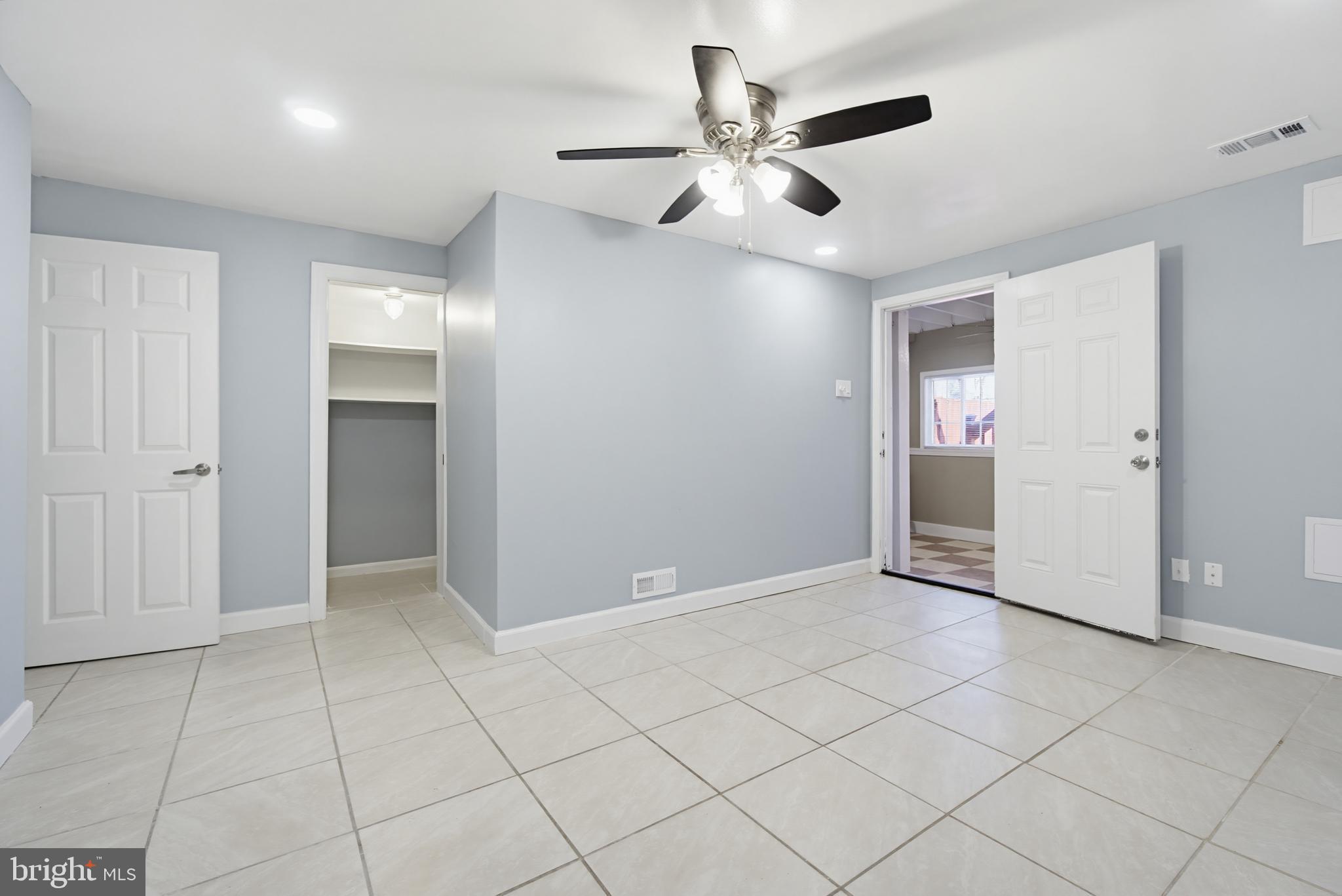 OAK VIEW VILLAGE - Residential