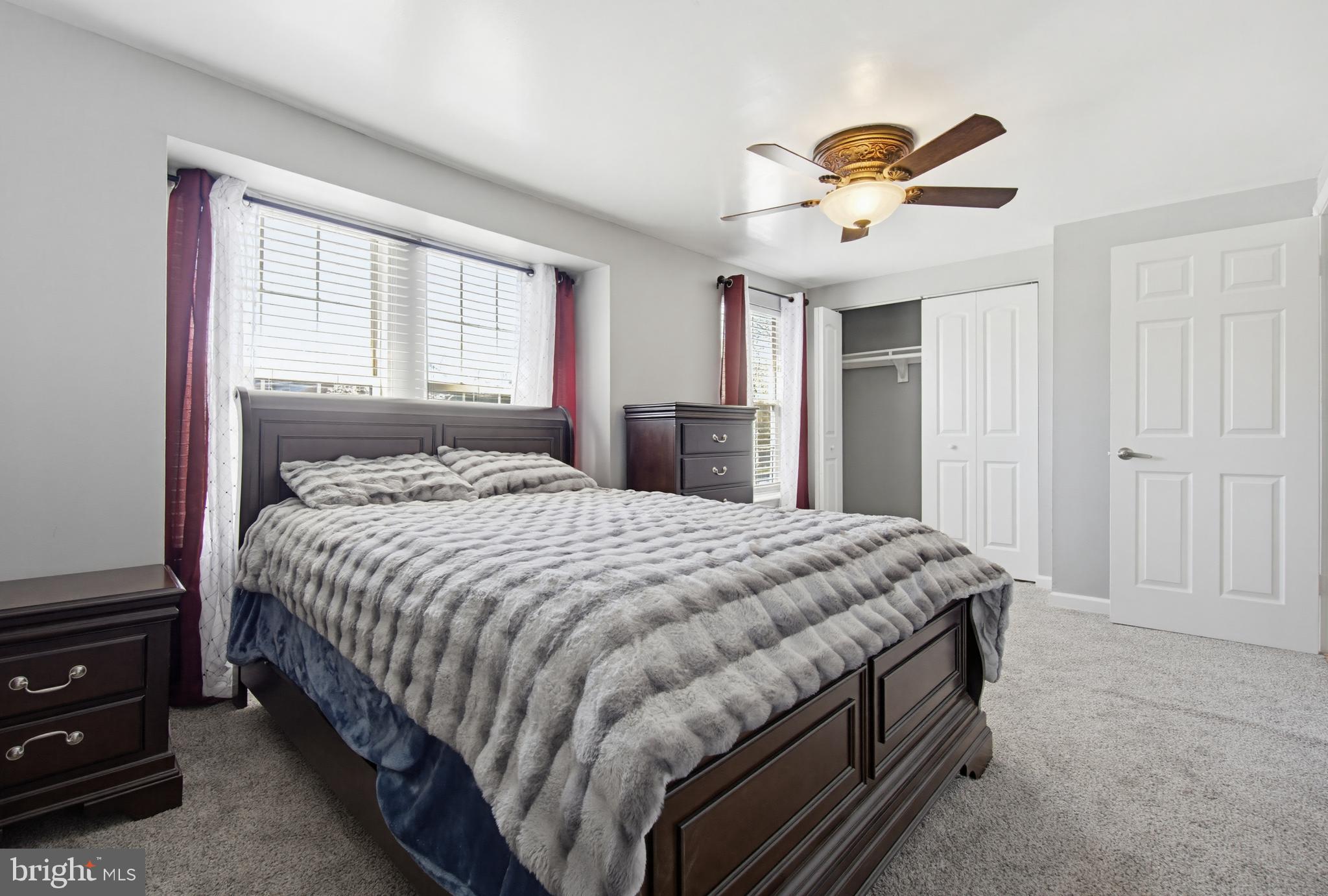 OAK VIEW VILLAGE - Residential