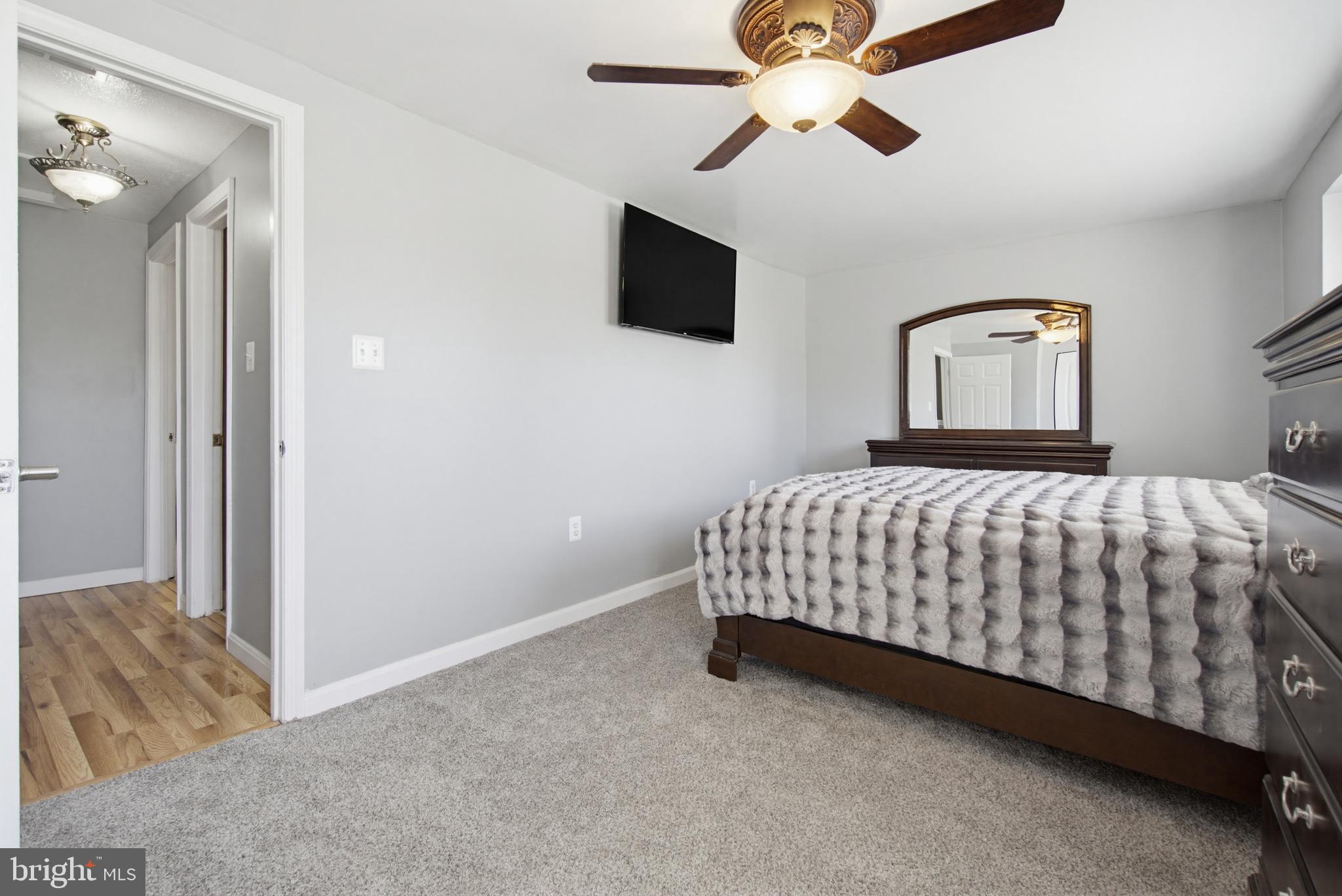 OAK VIEW VILLAGE - Residential