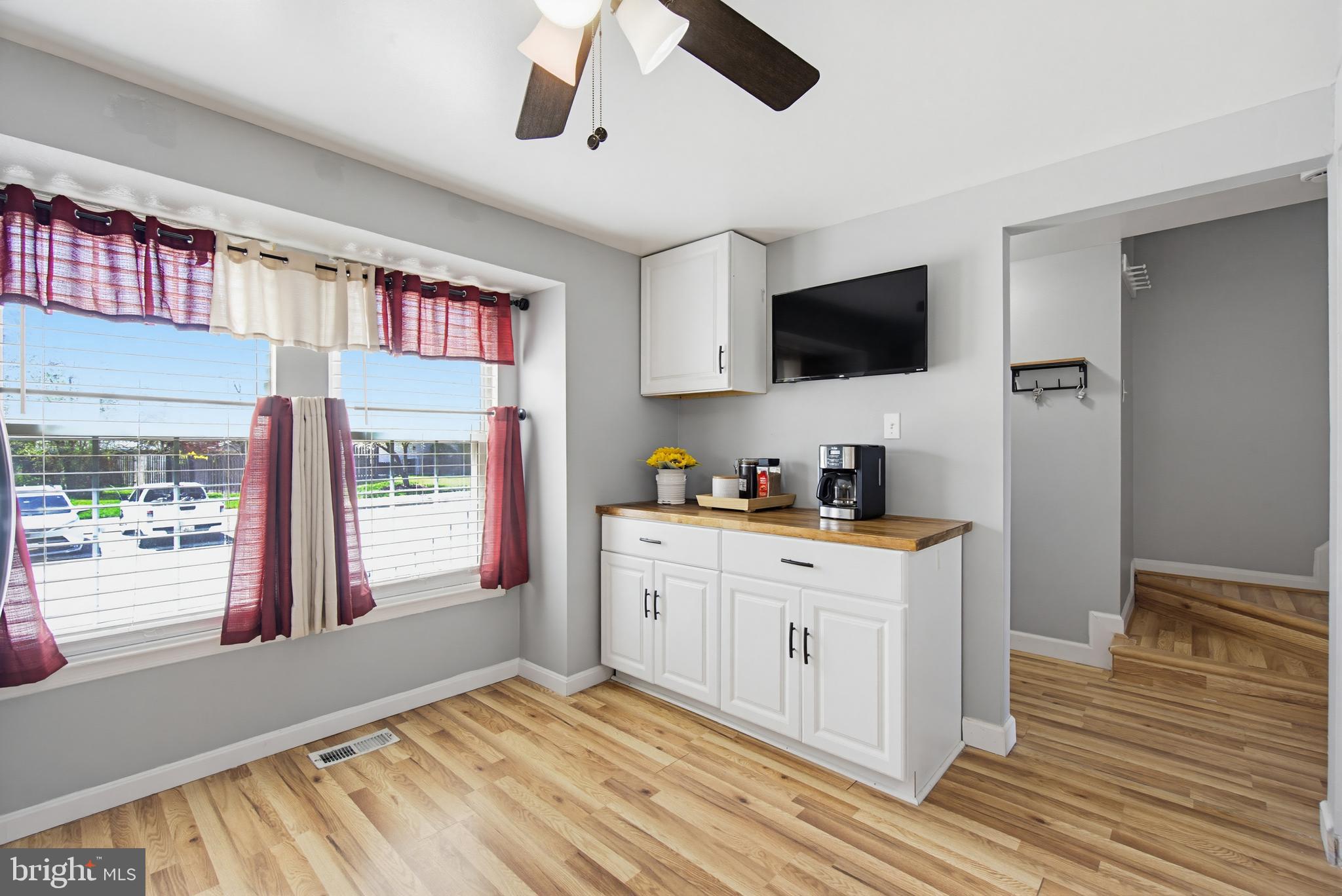 OAK VIEW VILLAGE - Residential