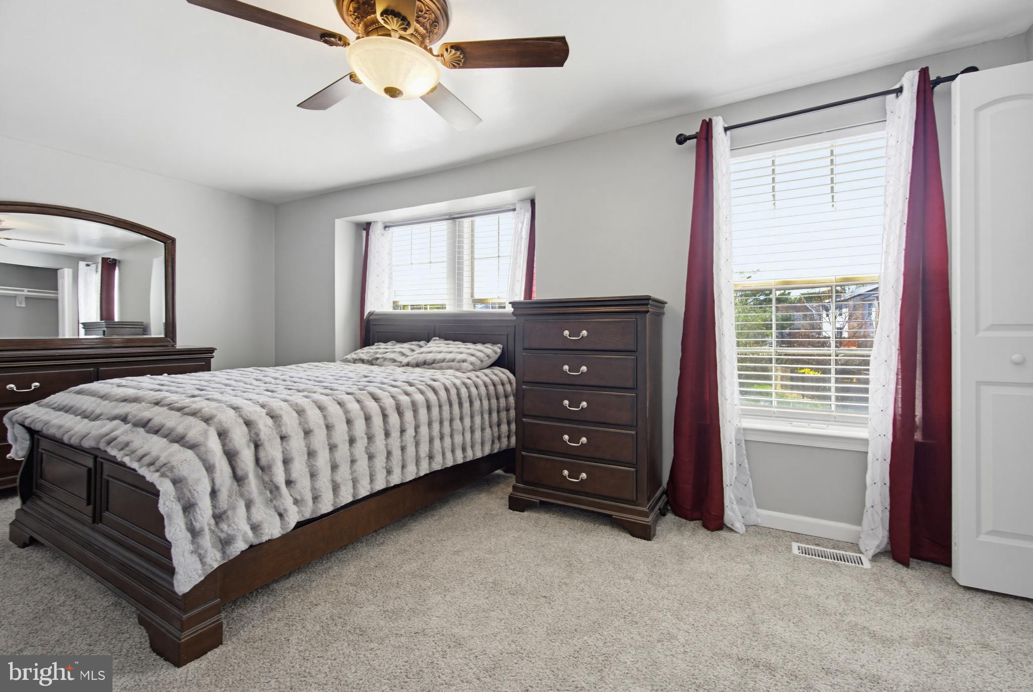 OAK VIEW VILLAGE - Residential