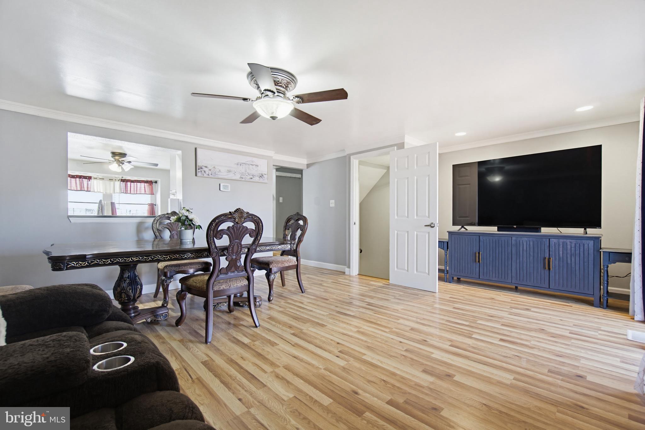 OAK VIEW VILLAGE - Residential