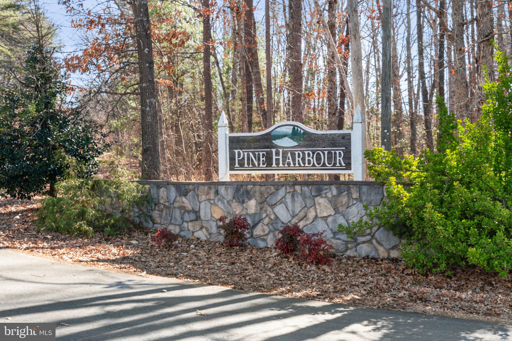 PINE HARBOUR - Residential