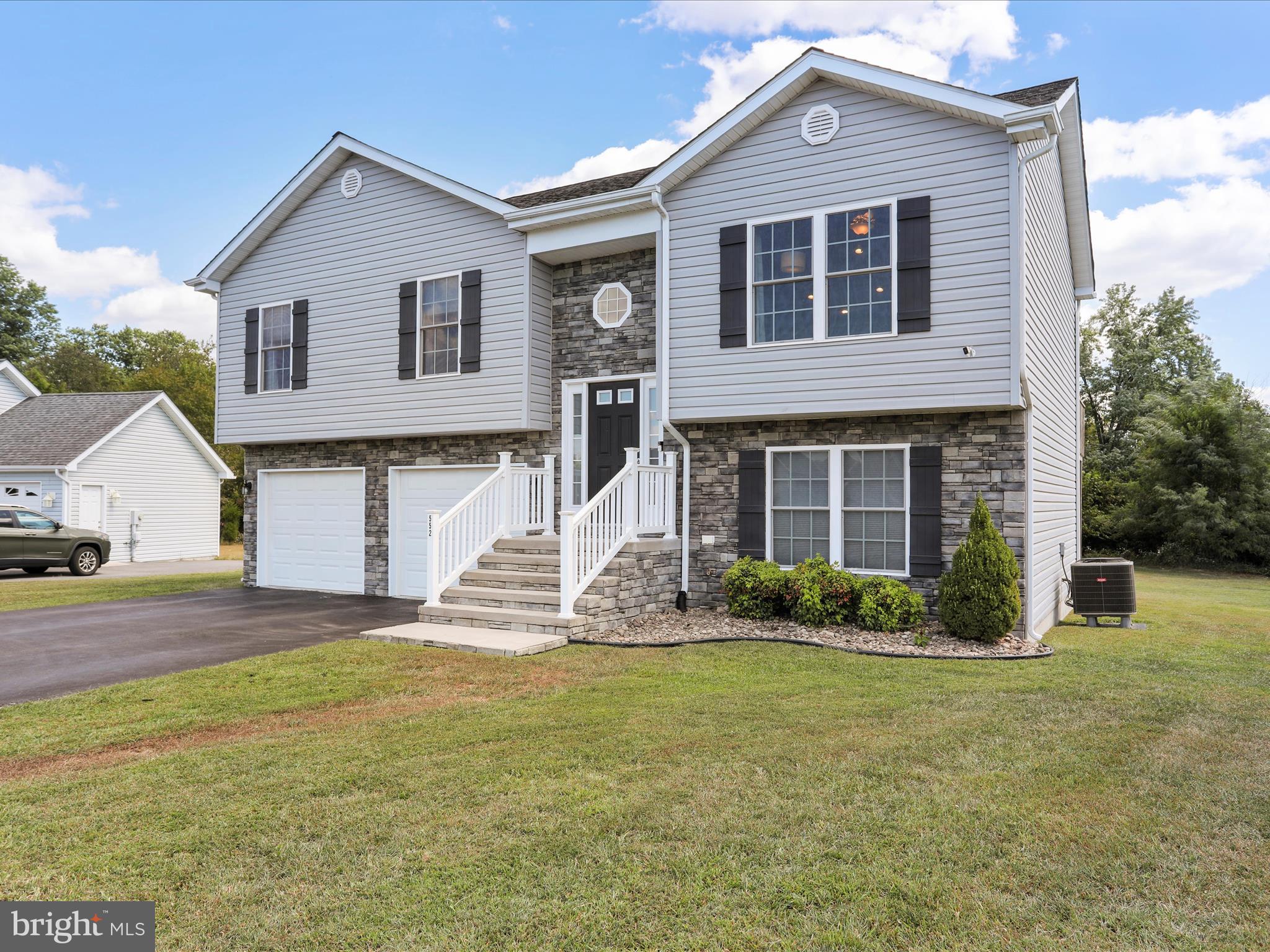 THE VINEYARDS - Residential