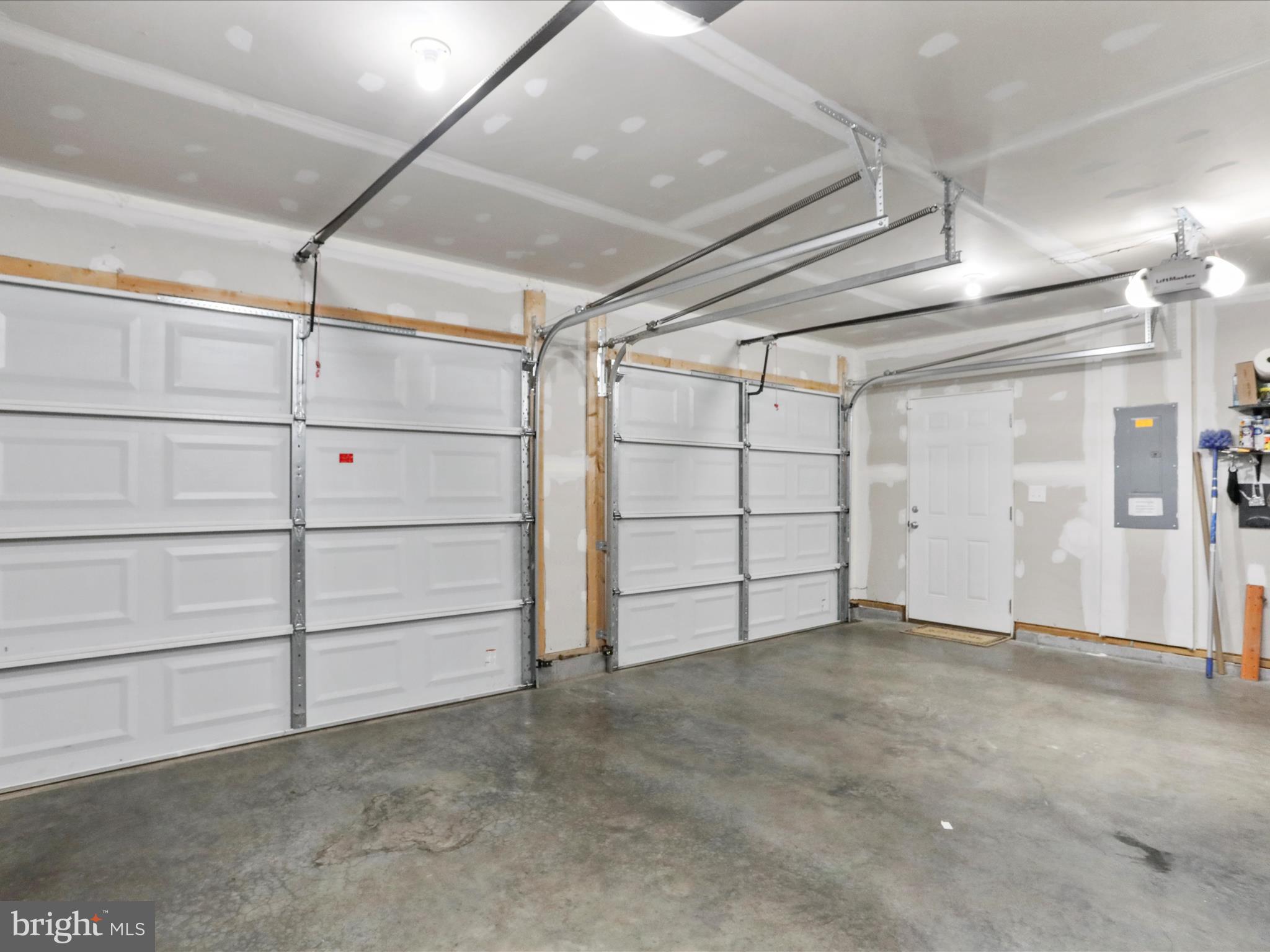 THE VINEYARDS - Residential