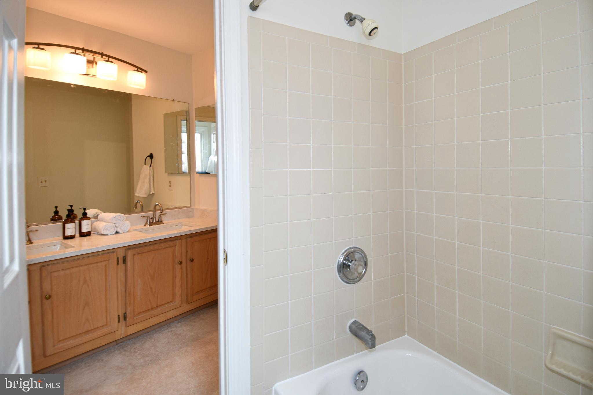 ARMFIELD FARMS - Residential