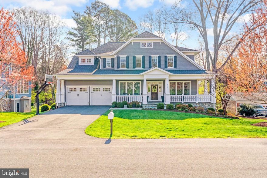 Beautifully maintained home on over a .5 acre lot in the sought after NE quadrant of Vienna.  
Gleaming hardwoods, fresh paint, and so many upgrades.
Gourmet kitchen with Thermador appliances, marble island and granite counters.
Expansive lower level with walk out to beautiful back yard. 
This is a must see!