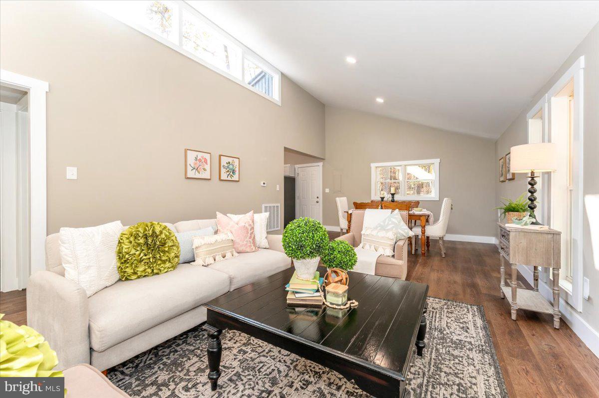 THE WOODS - Residential