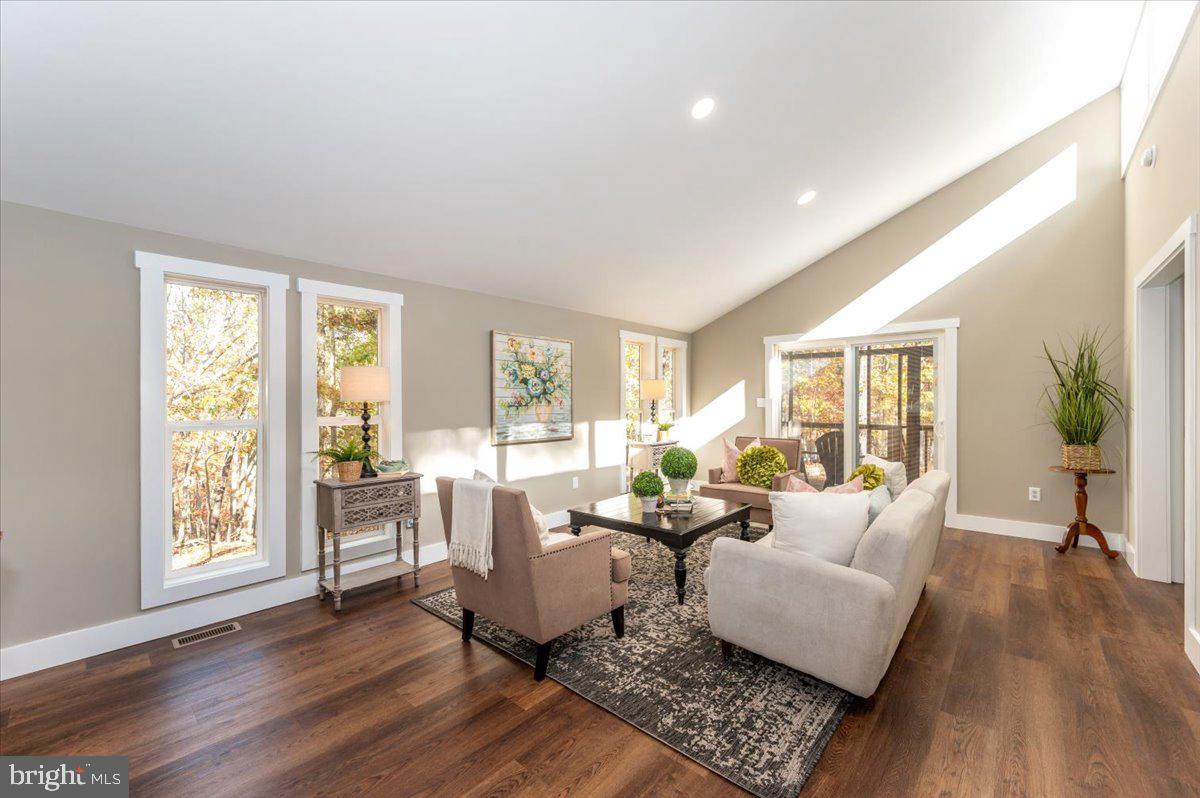 THE WOODS - Residential