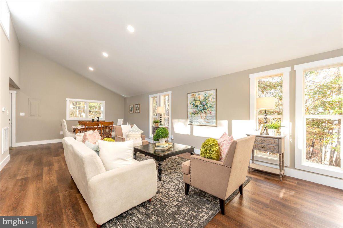 THE WOODS - Residential