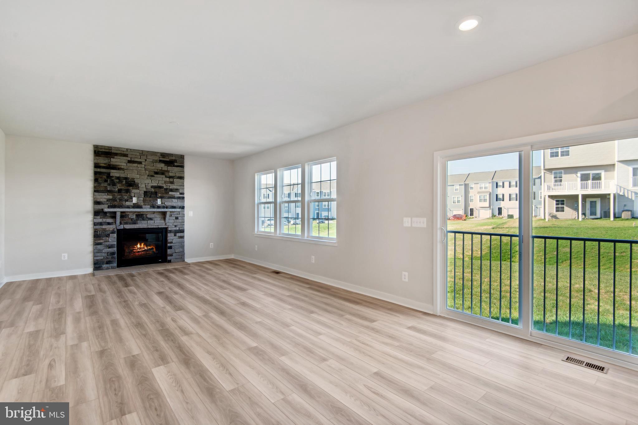 SENSENY VILLAGE - Residential