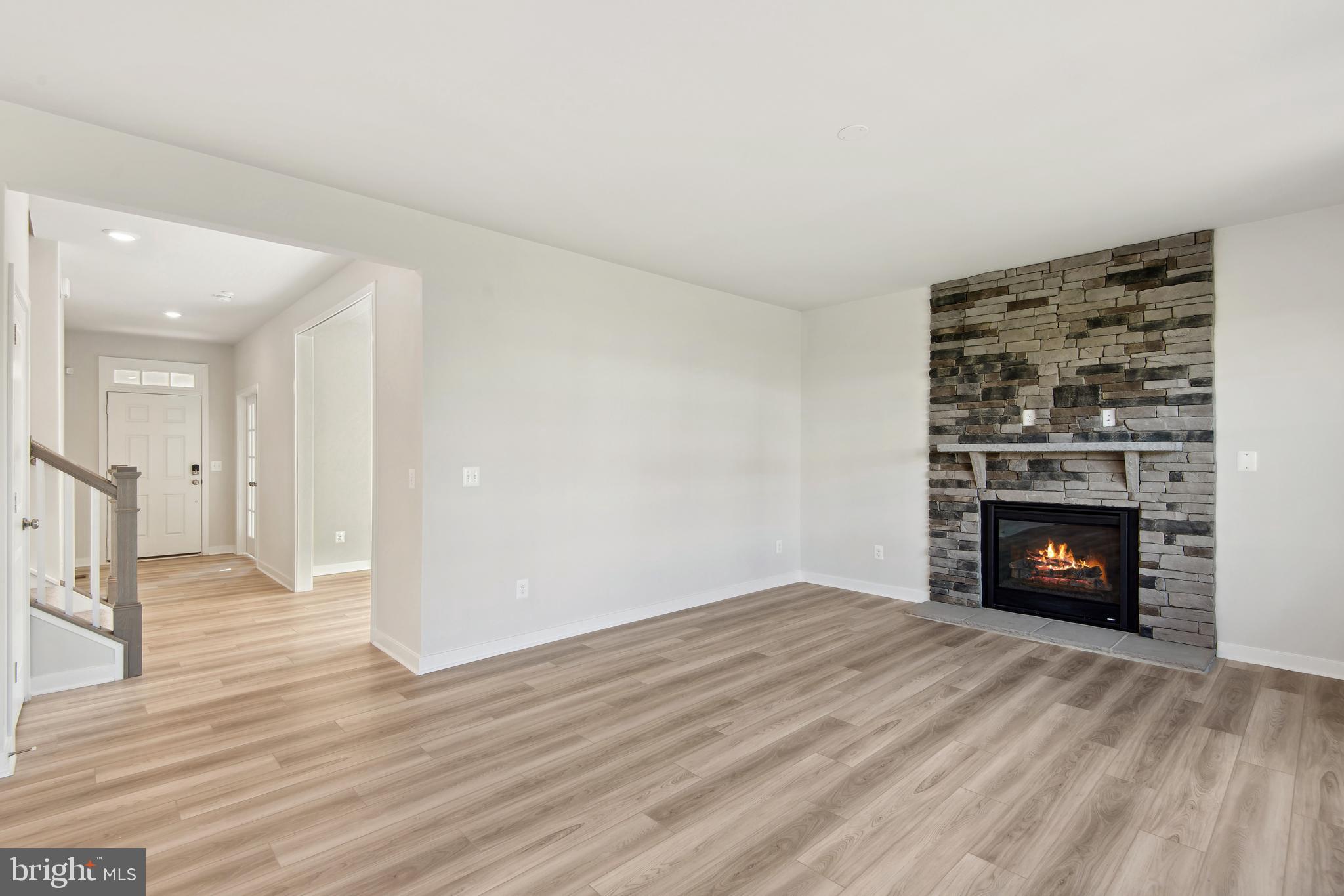 SENSENY VILLAGE - Residential