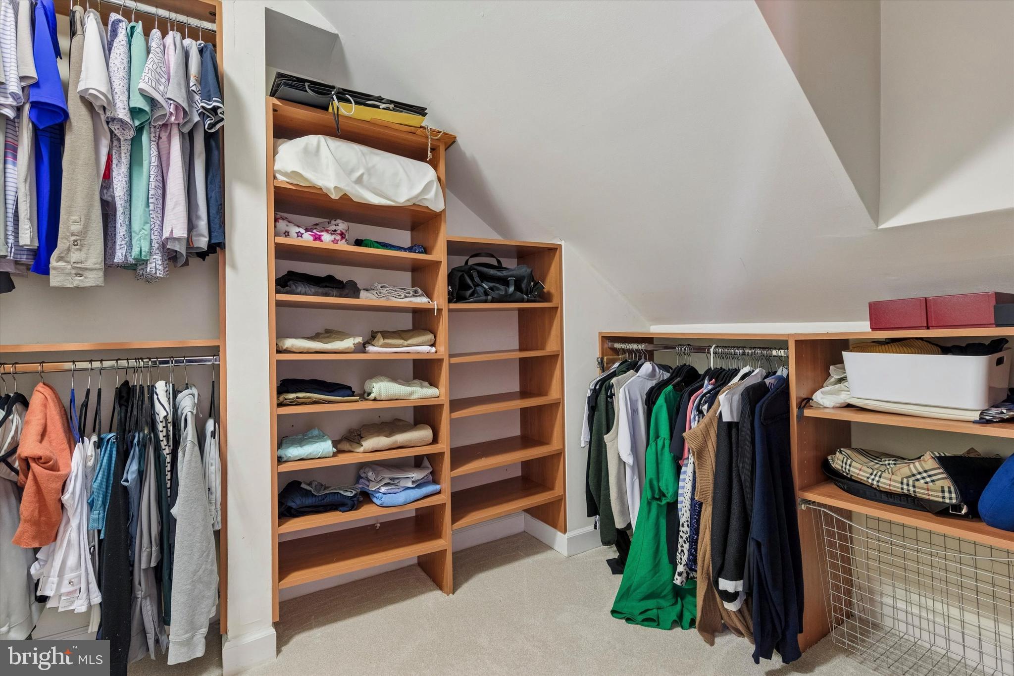 EQUESTRIAN COURT - Residential