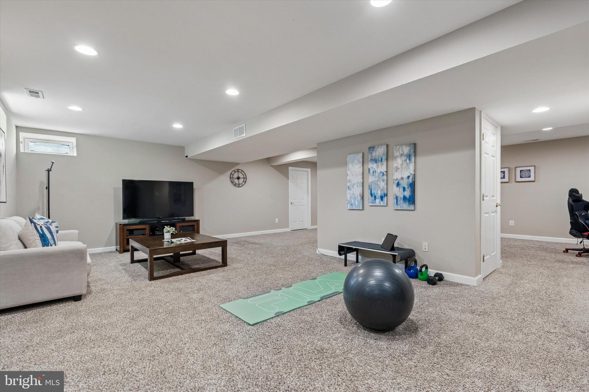 EQUESTRIAN COURT - Residential