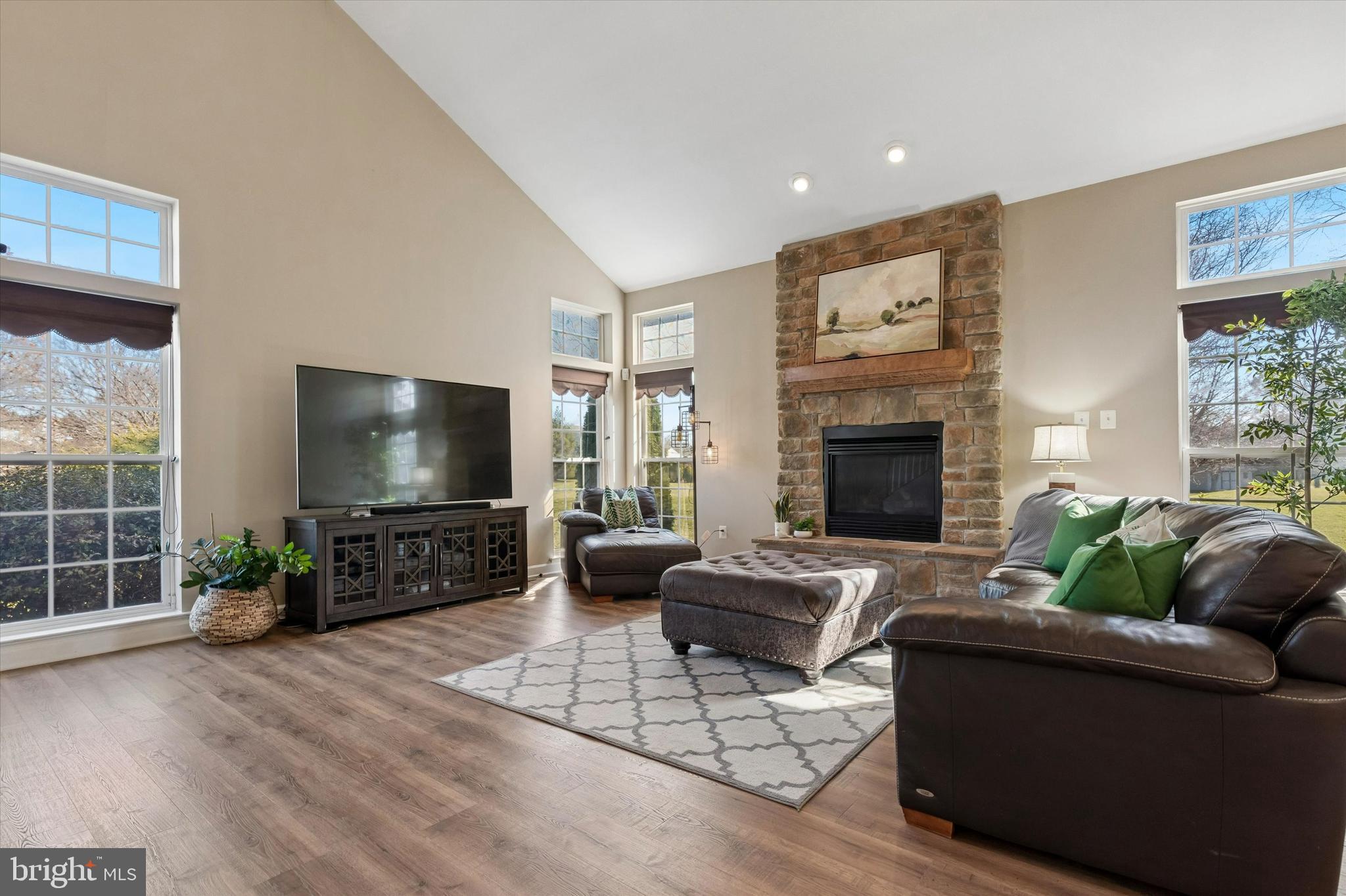 EQUESTRIAN COURT - Residential