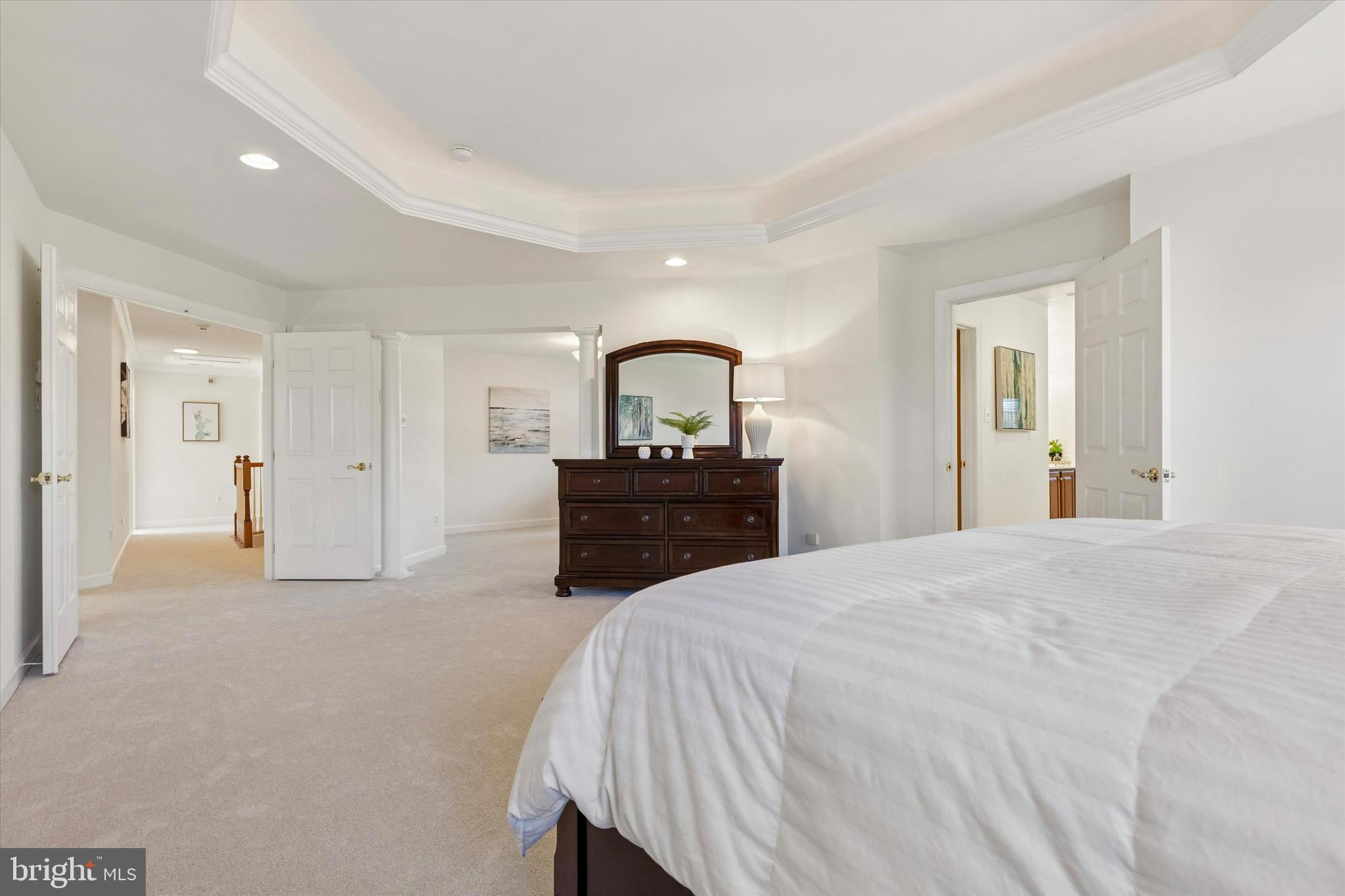 EQUESTRIAN COURT - Residential