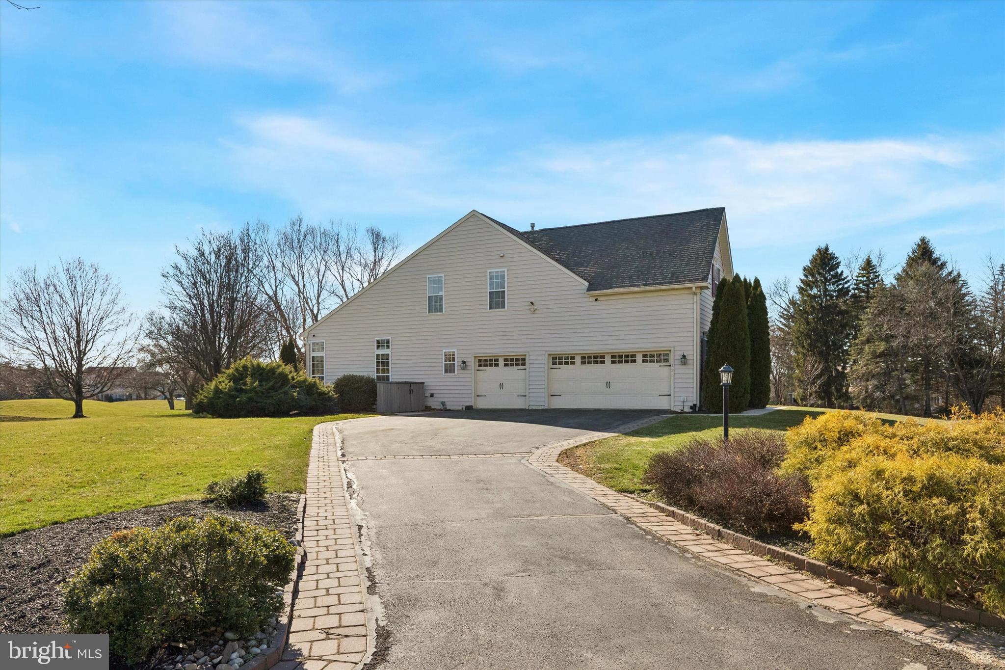 EQUESTRIAN COURT - Residential