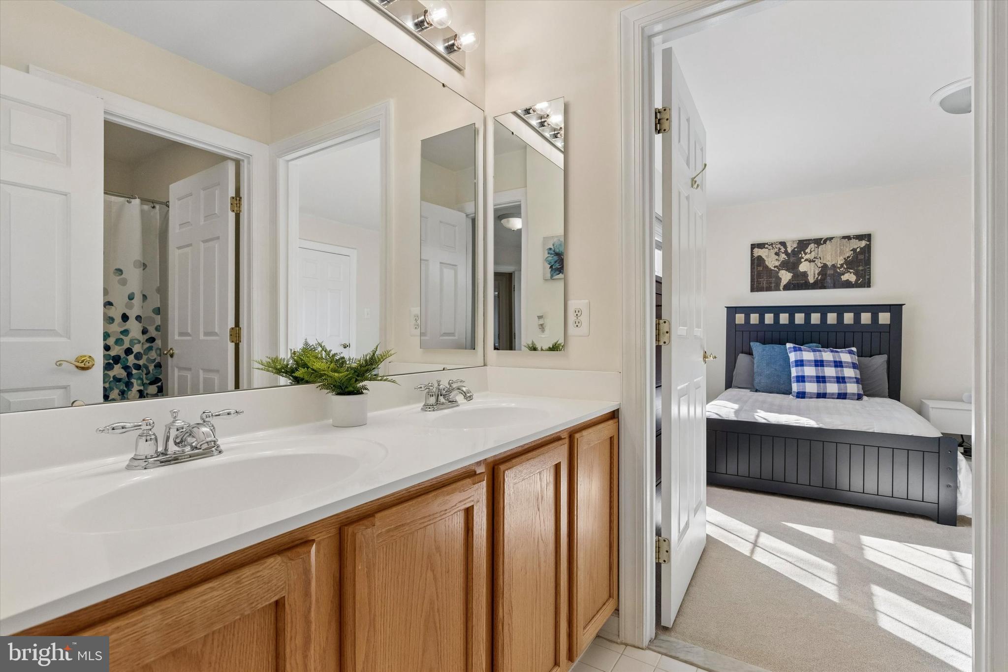 EQUESTRIAN COURT - Residential