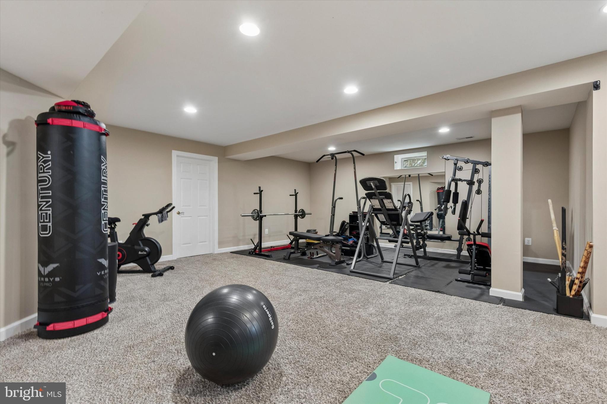 EQUESTRIAN COURT - Residential