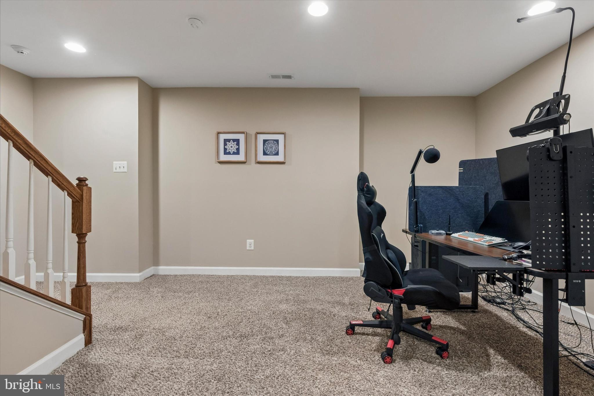 EQUESTRIAN COURT - Residential